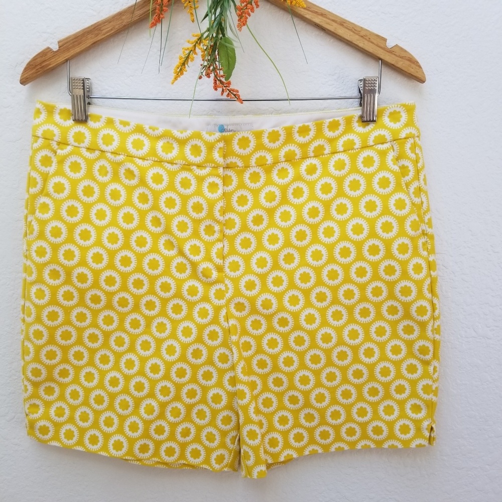 Boden Richmond Shorts Mimosa Yellow Pompom Spot